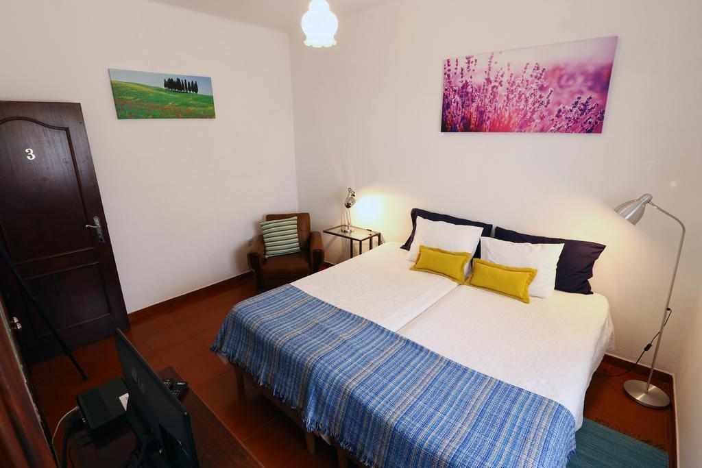 Alojamentos Oasis Mertola Bilik gambar